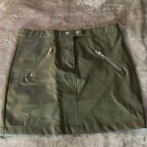 Green leather skirt with zipper
